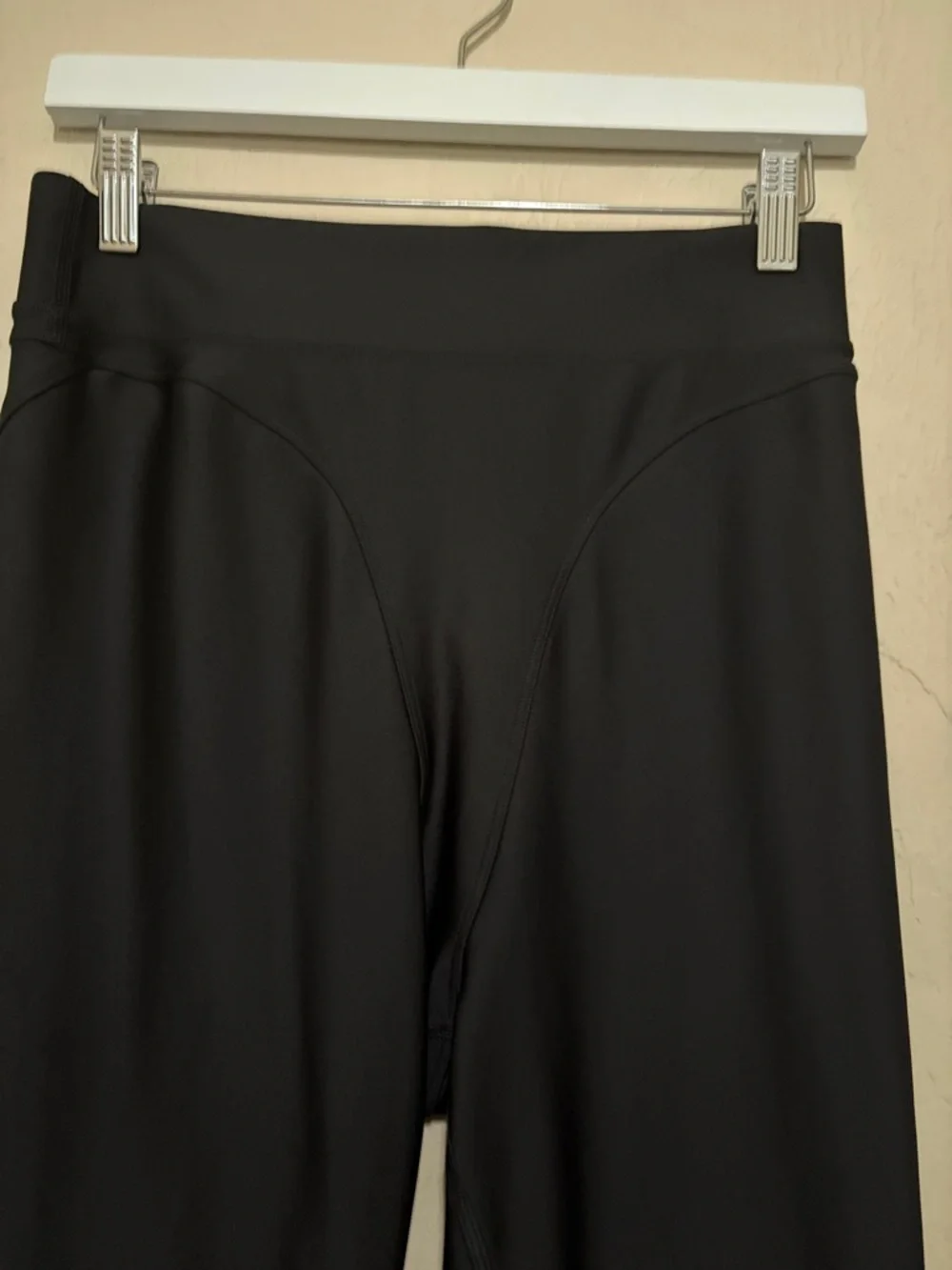 Alo Black High-Waist Leggings. Excellent Condition!